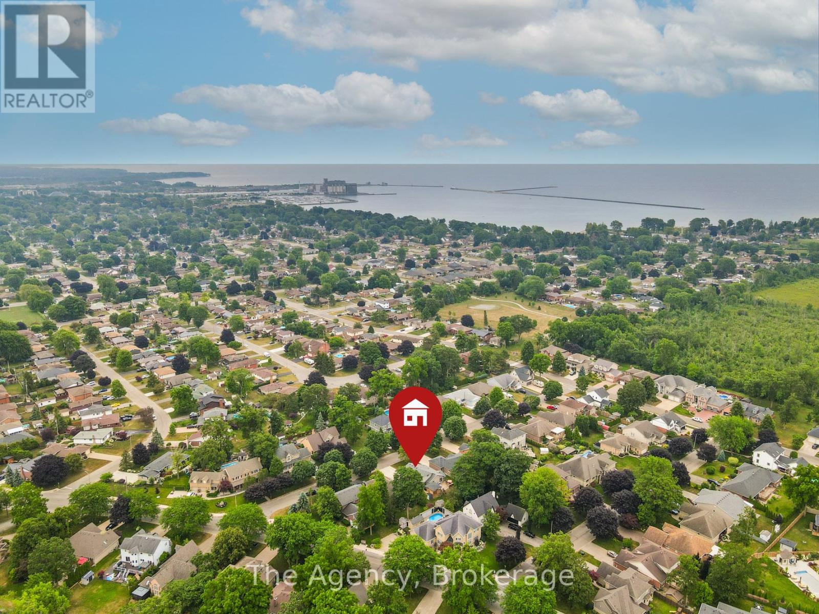Photo 9 of 10 Westwood Drive, Port Colborne ON