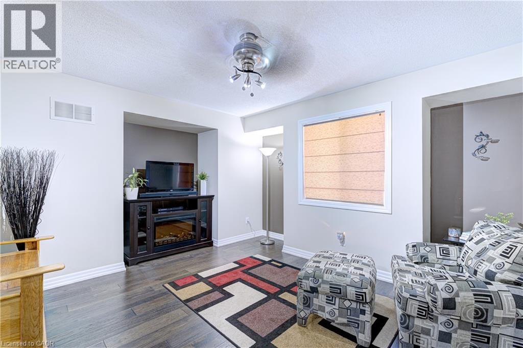 Photo 33 of 1406 Marshall Crescent, Milton ON