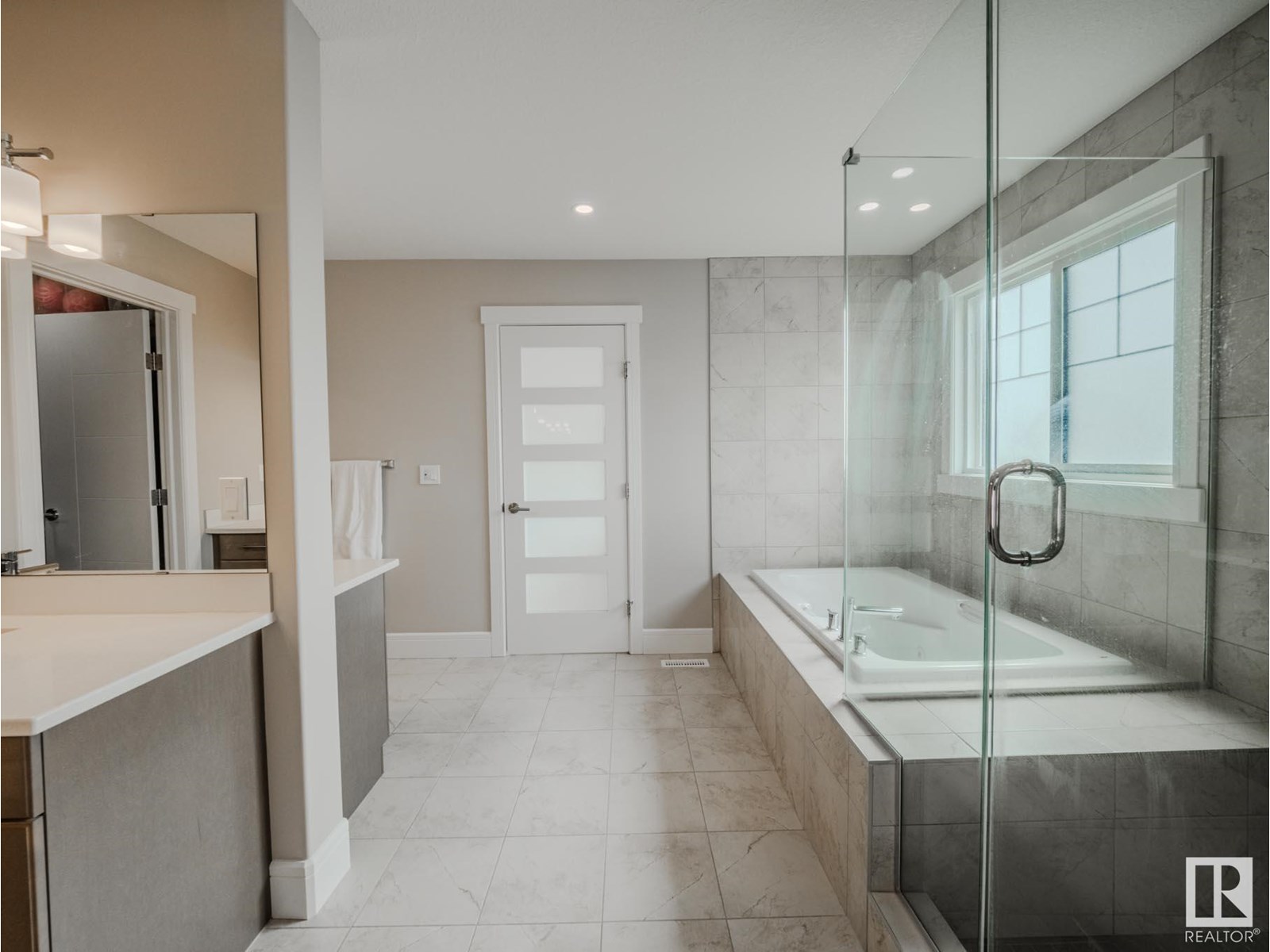 Photo 42 of 9756 222 St Nw, Edmonton AB