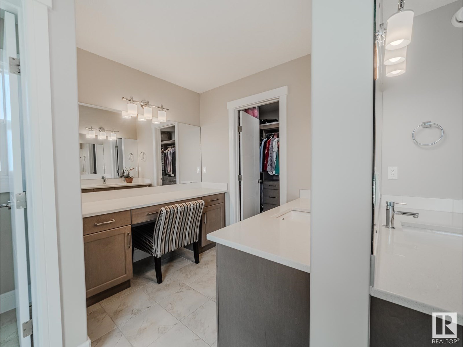 Photo 44 of 9756 222 St Nw, Edmonton AB
