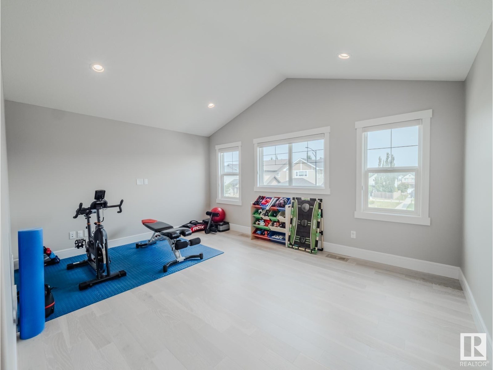 Photo 32 of 9756 222 St Nw, Edmonton AB