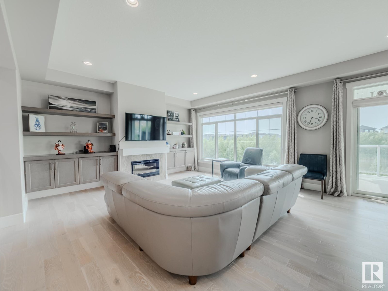 Photo 18 of 9756 222 St Nw, Edmonton AB