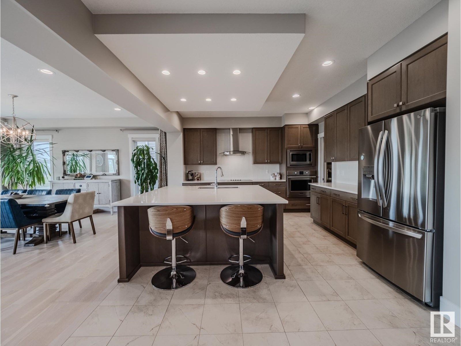 Photo 9 of 9756 222 St Nw, Edmonton AB