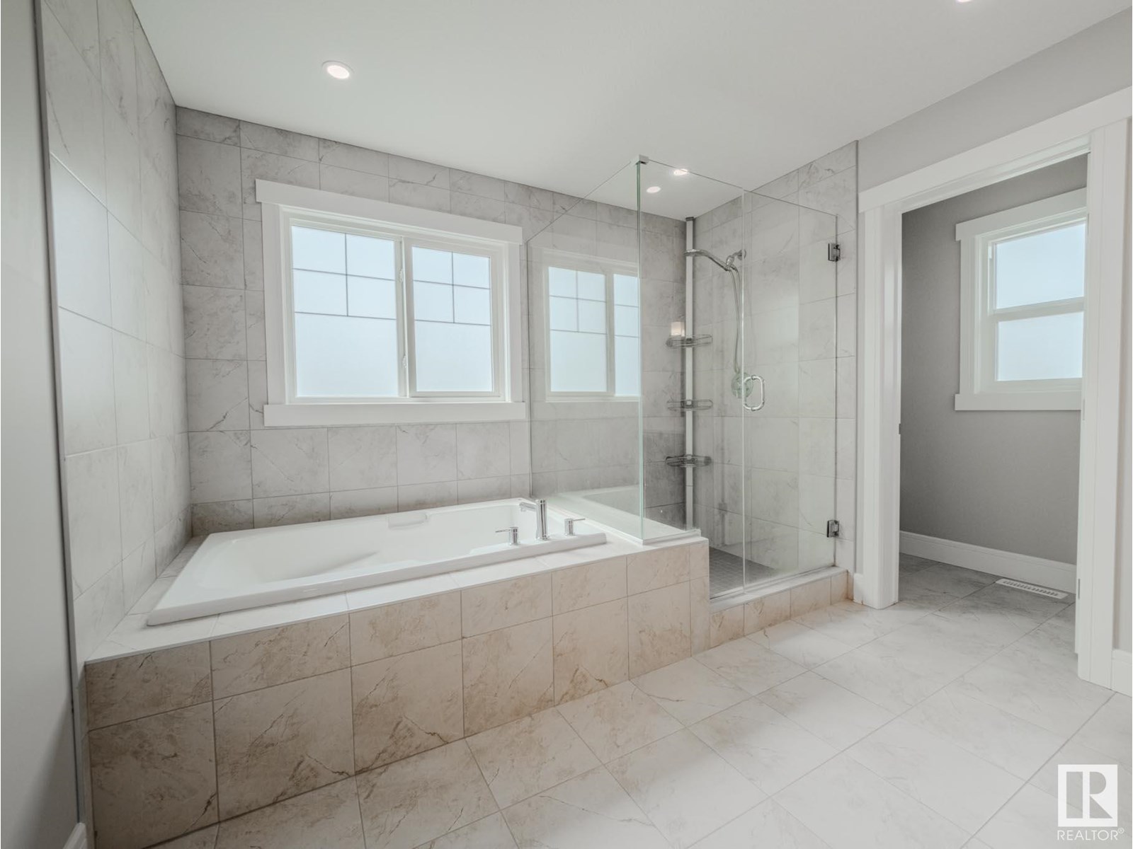 Photo 41 of 9756 222 St Nw, Edmonton AB