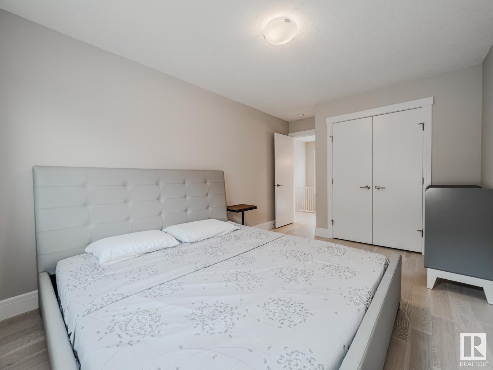Photo 35 of 9756 222 St Nw, Edmonton AB