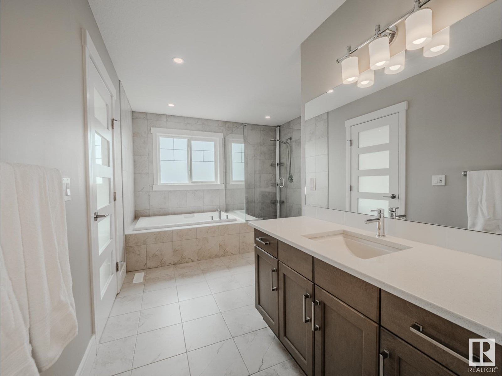 Photo 46 of 9756 222 St Nw, Edmonton AB