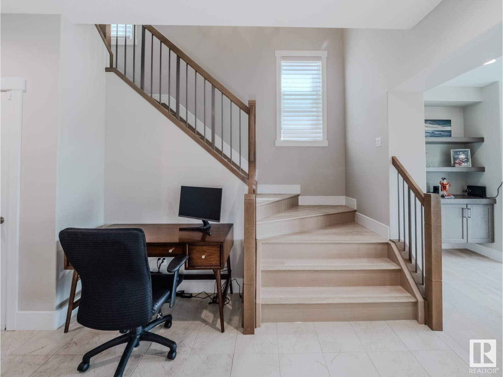 Photo 16 of 9756 222 St Nw, Edmonton AB