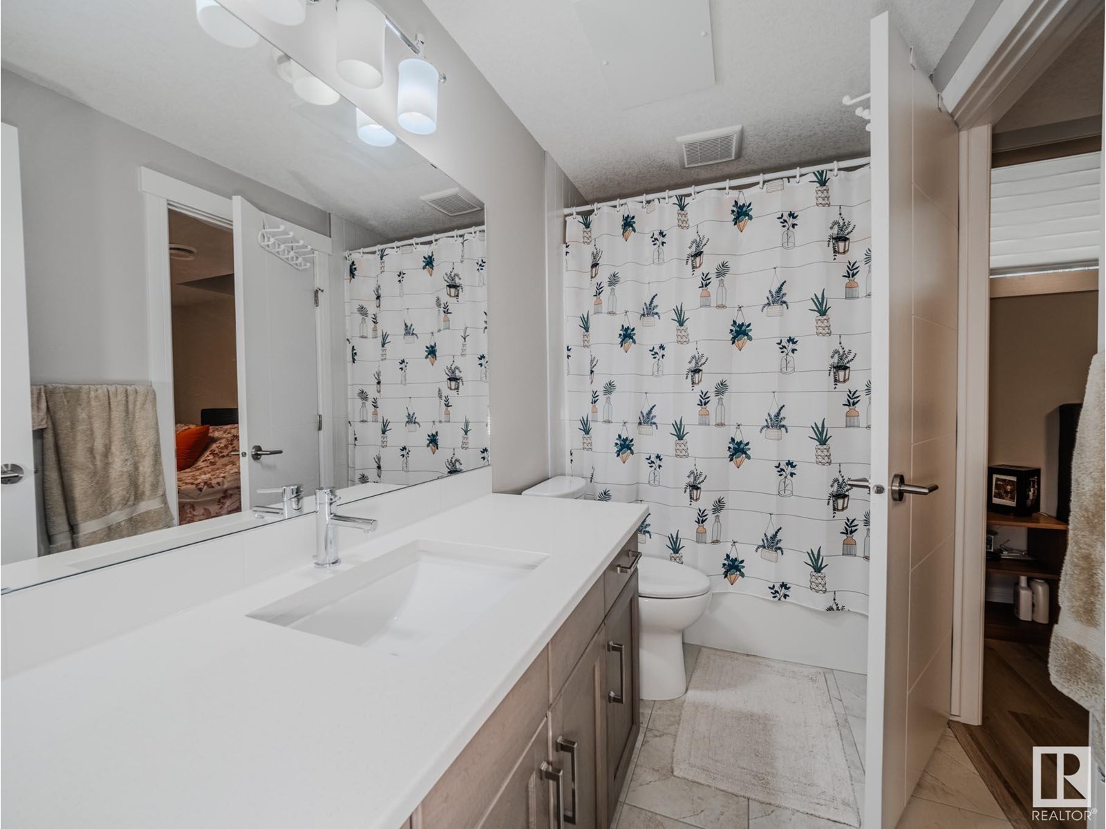 Photo 58 of 9756 222 St Nw, Edmonton AB