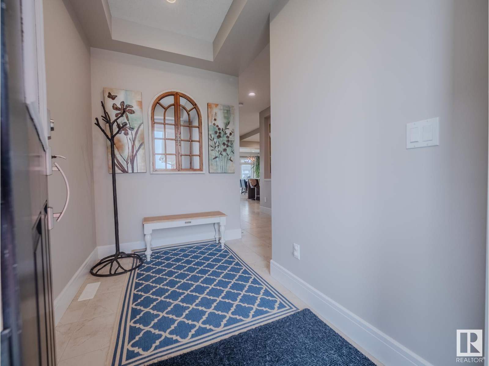 Photo 2 of 9756 222 St Nw, Edmonton AB