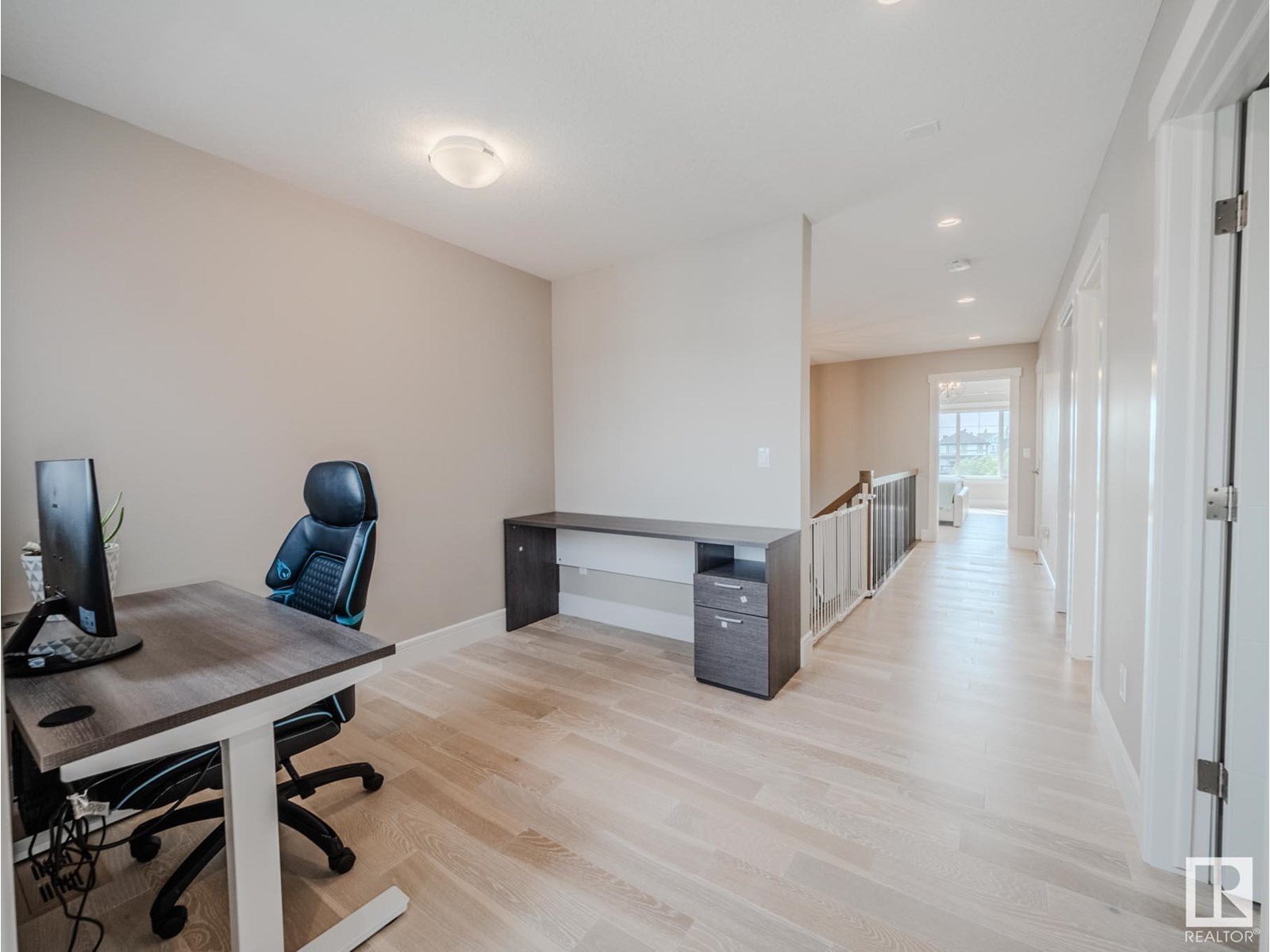 Photo 31 of 9756 222 St Nw, Edmonton AB