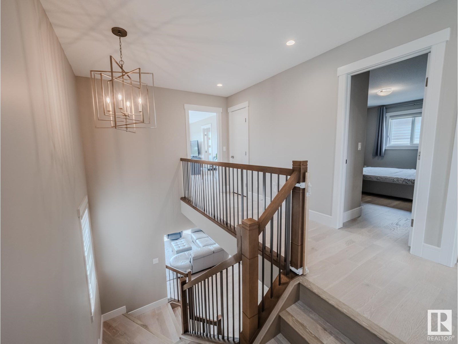 Photo 28 of 9756 222 St Nw, Edmonton AB