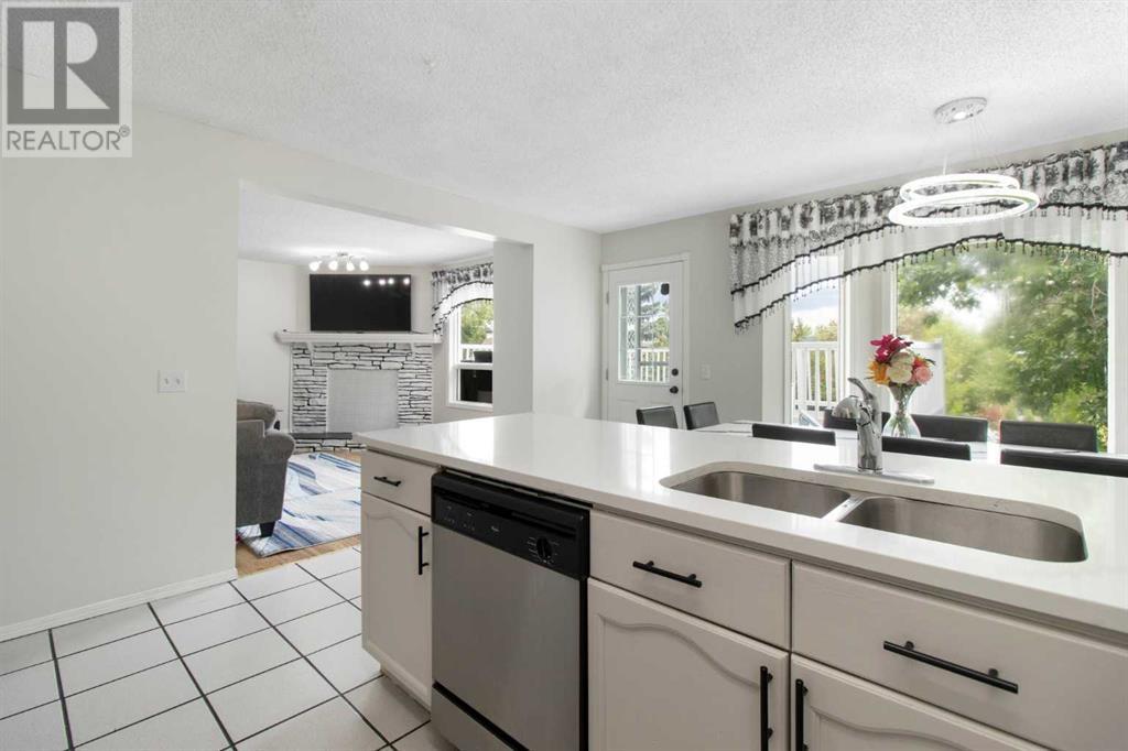 Single Family House for Sale in  Hidden Valley Drive NW Hidden Valley Calgary 