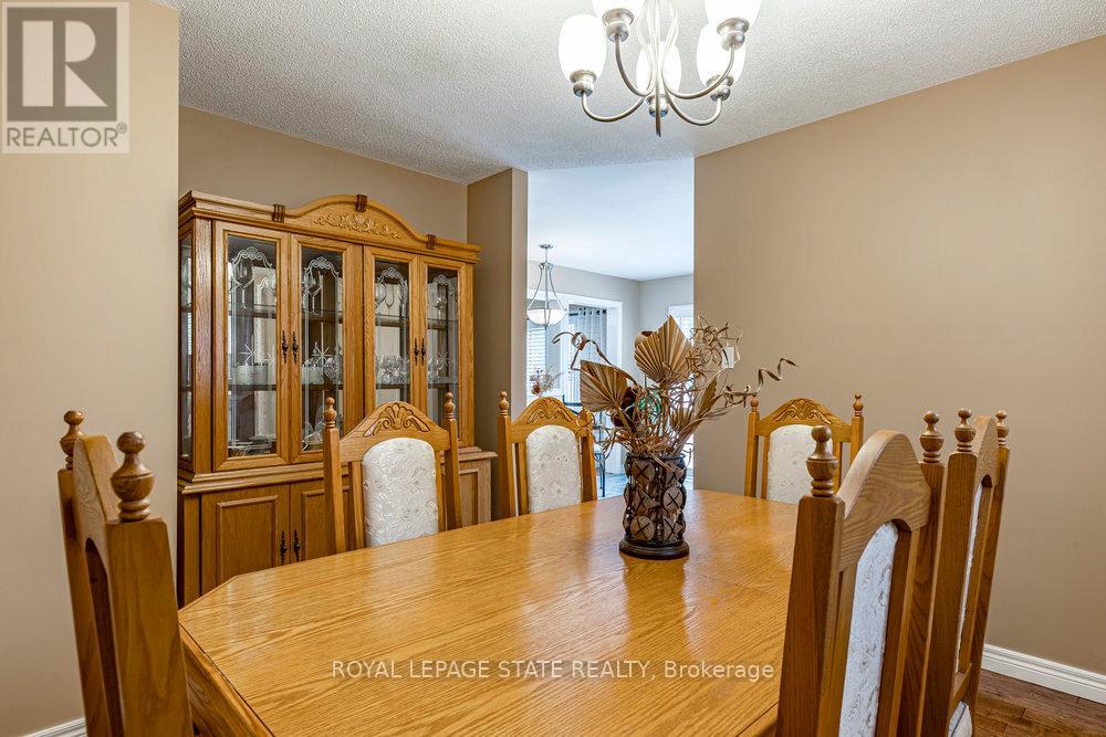 Photo 18 of 42 Archer Way, Hamilton ON