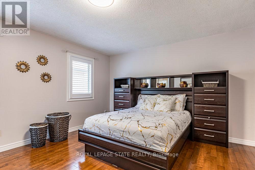 Photo 26 of 42 Archer Way, Hamilton ON