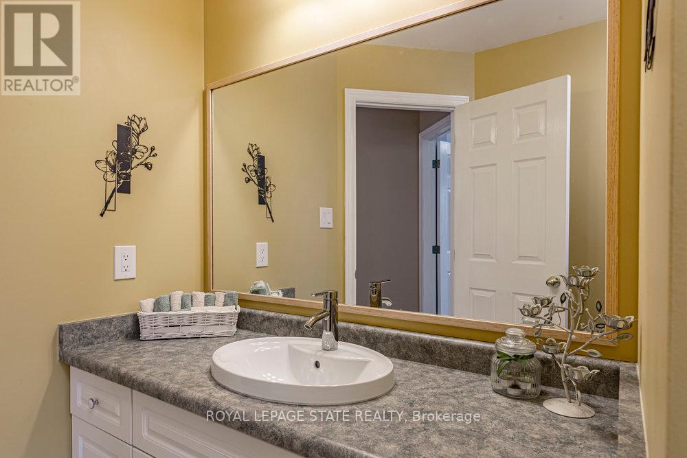Photo 37 of 42 Archer Way, Hamilton ON