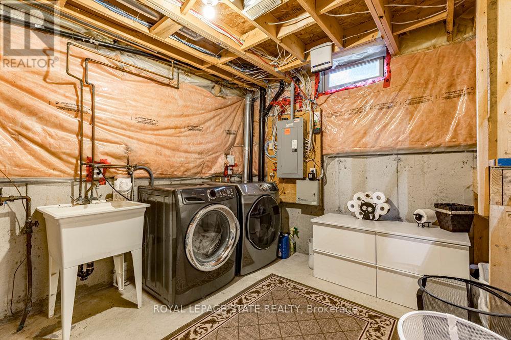 Photo 45 of 42 Archer Way, Hamilton ON