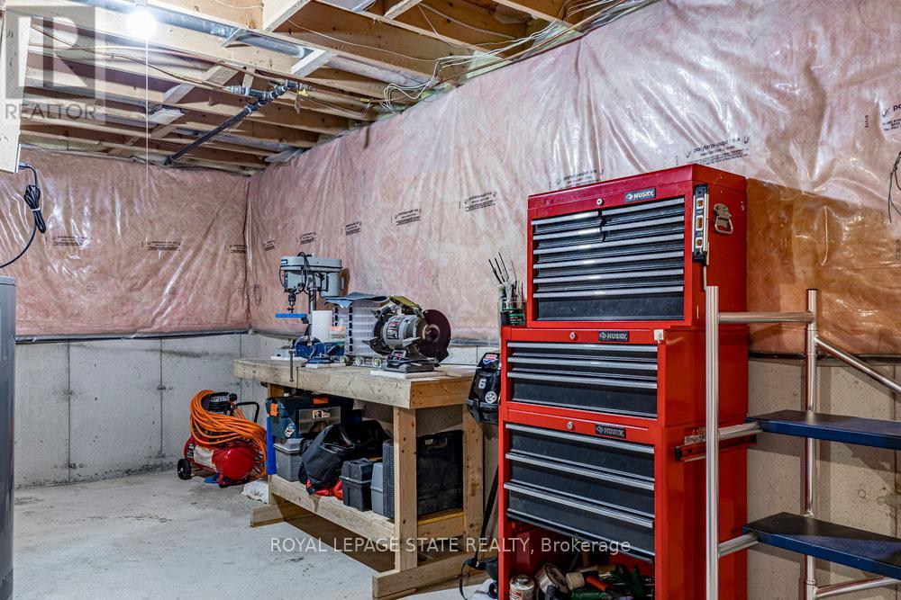 Photo 46 of 42 Archer Way, Hamilton ON