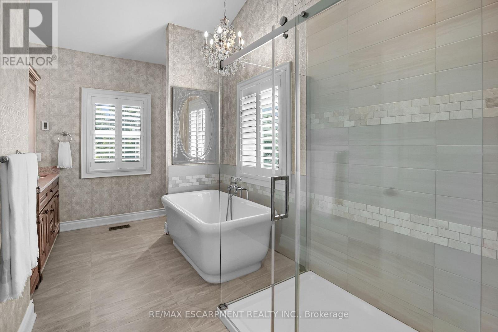 Photo 32 of 7804 Schisler Road, Niagara Falls ON
