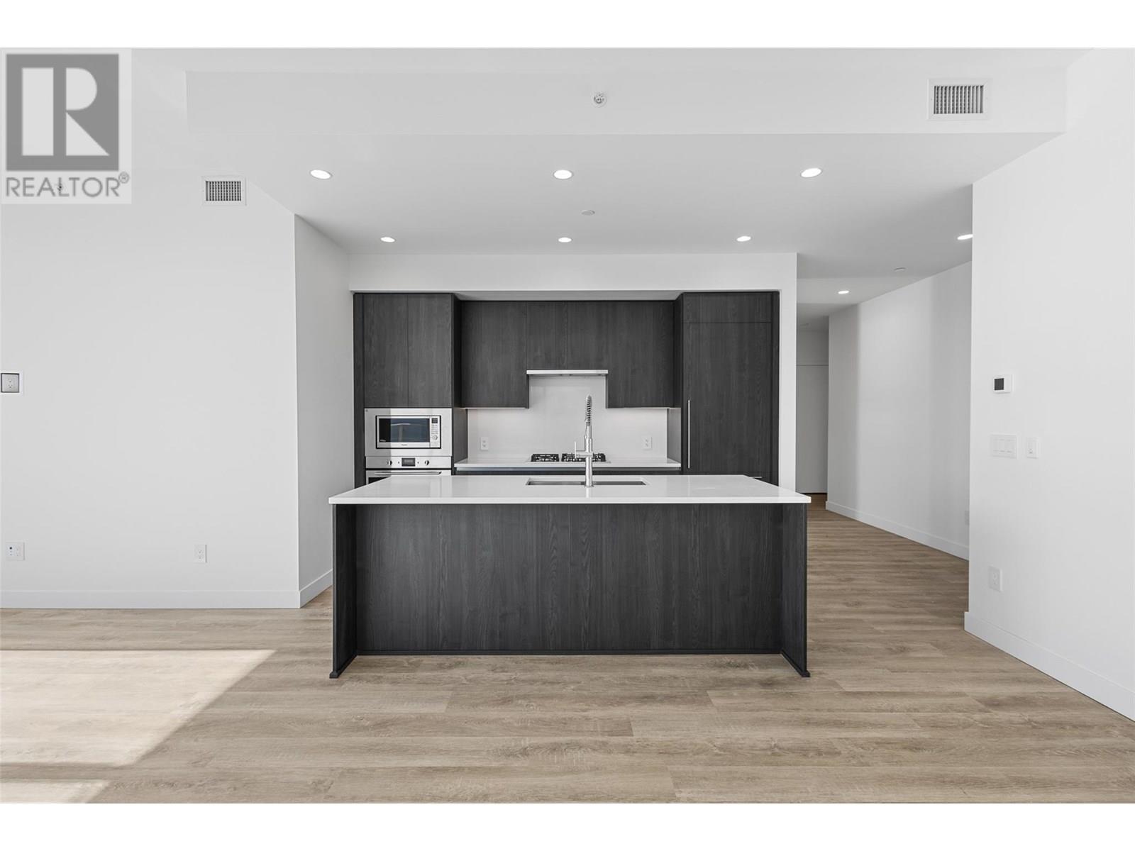 Photo 7 of 238 Leon Avenue Unit 2207, Kelowna BC