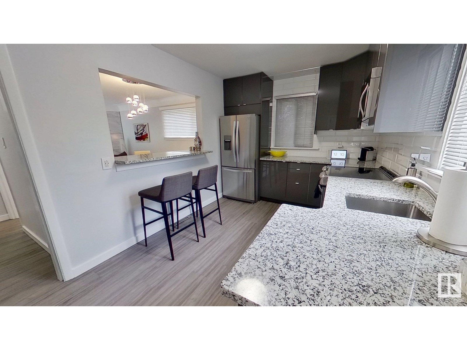 Photo 6 of 11708 130 St Nw, Edmonton AB