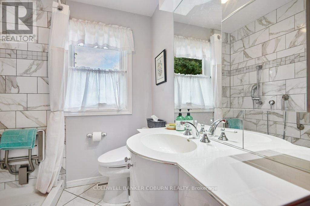 Photo 5 of 74 Kyle Drive, South Dundas ON
