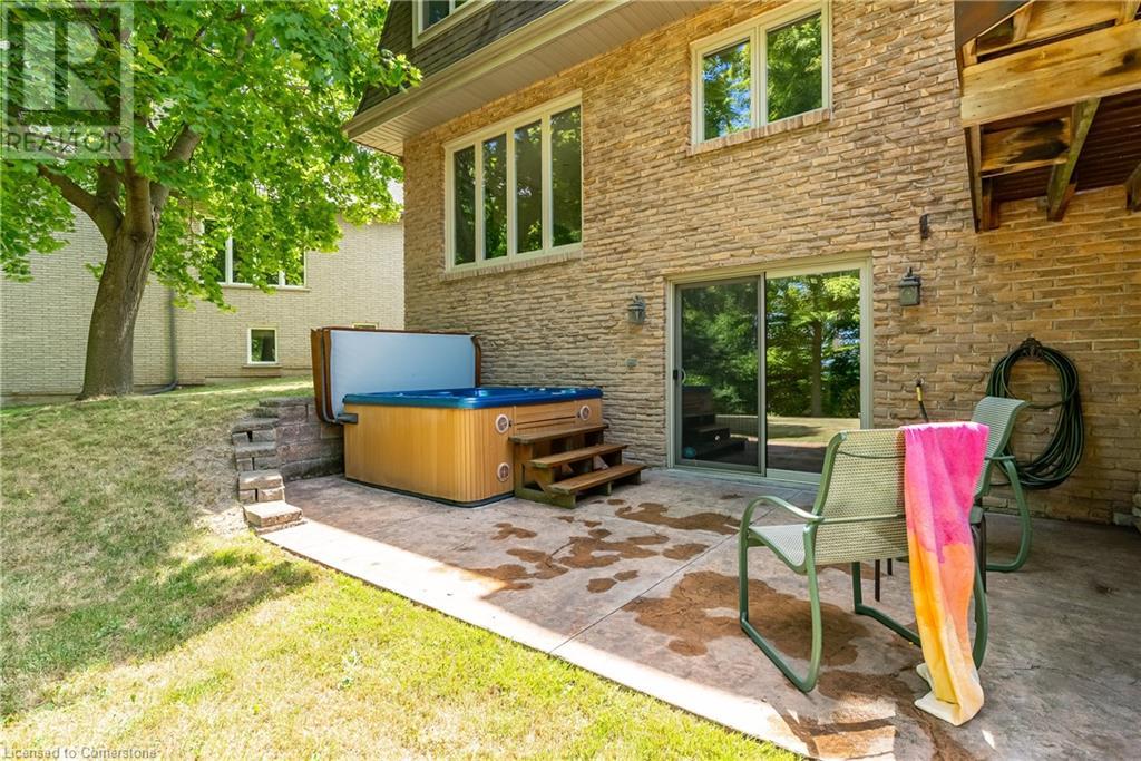 Photo 33 of 3 Maple Drive, Stoney Creek ON