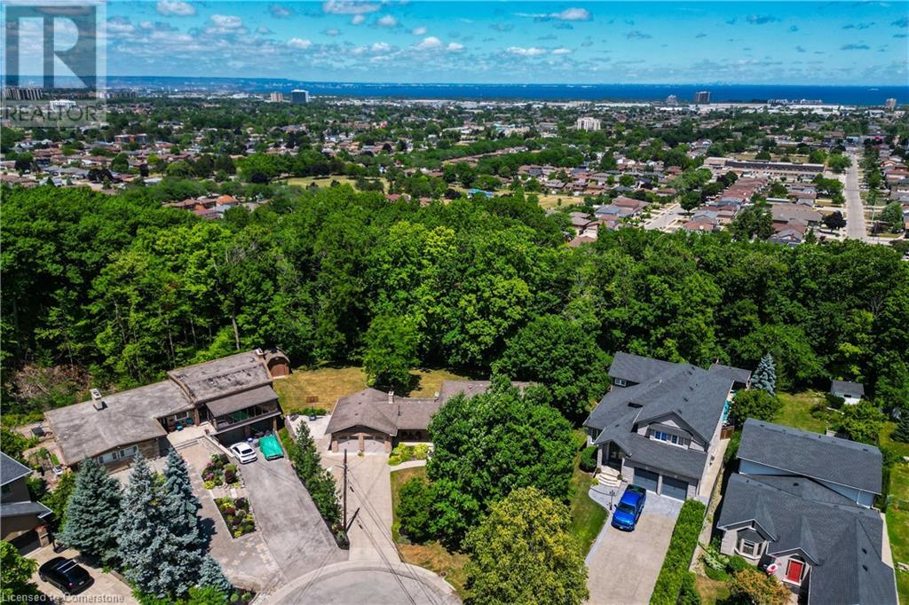 Photo 38 of 3 Maple Drive, Stoney Creek ON