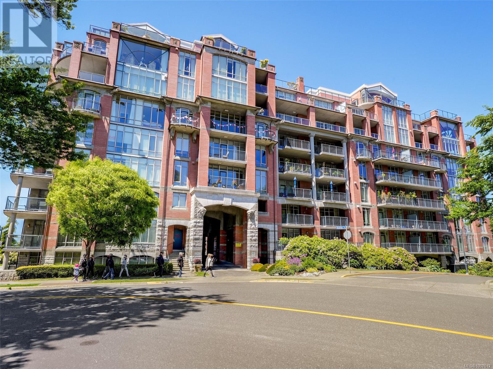 Photo 12 of 14 21 Dallas Rd, Victoria BC