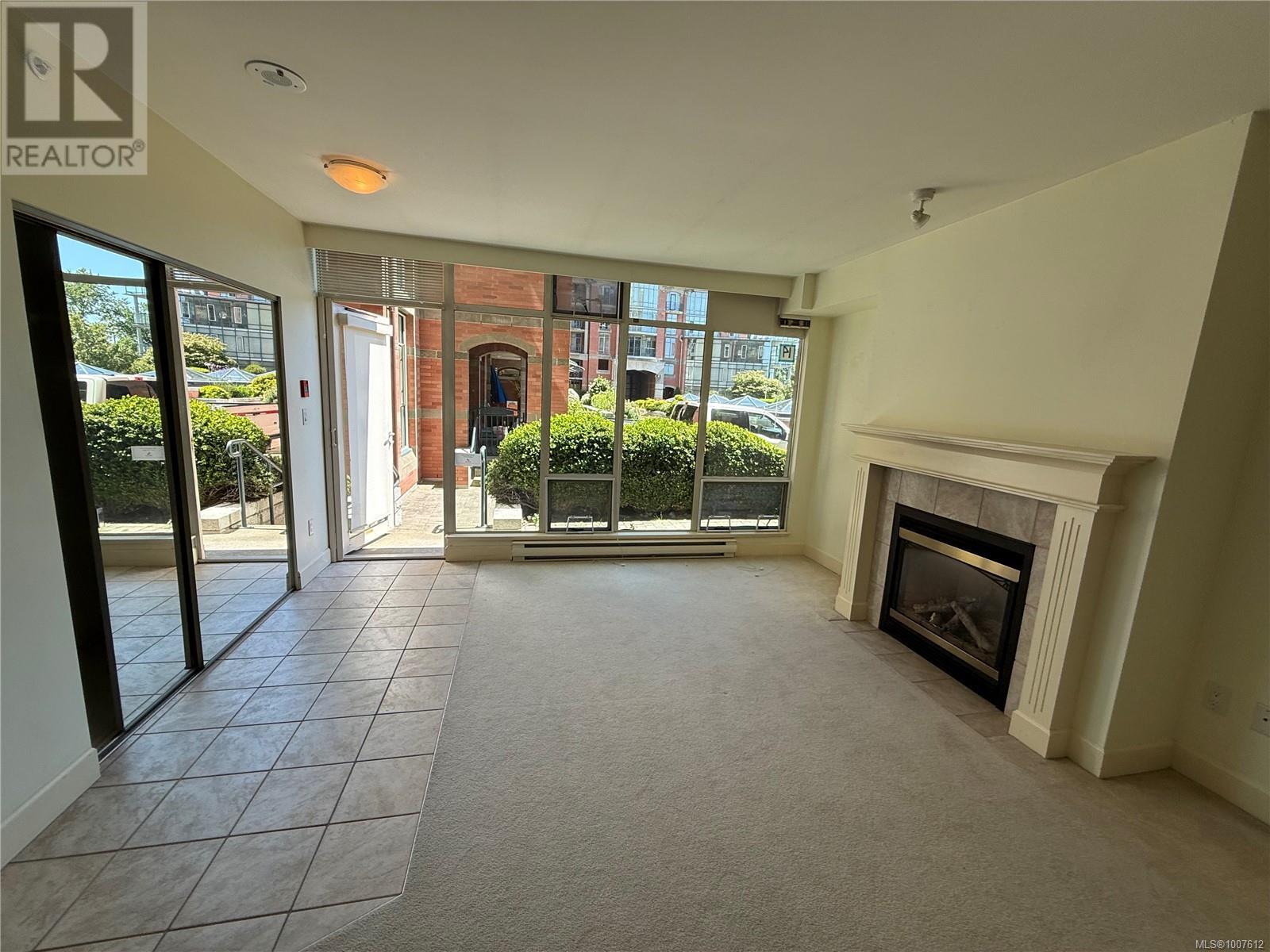 Photo 15 of 14 21 Dallas Rd, Victoria BC
