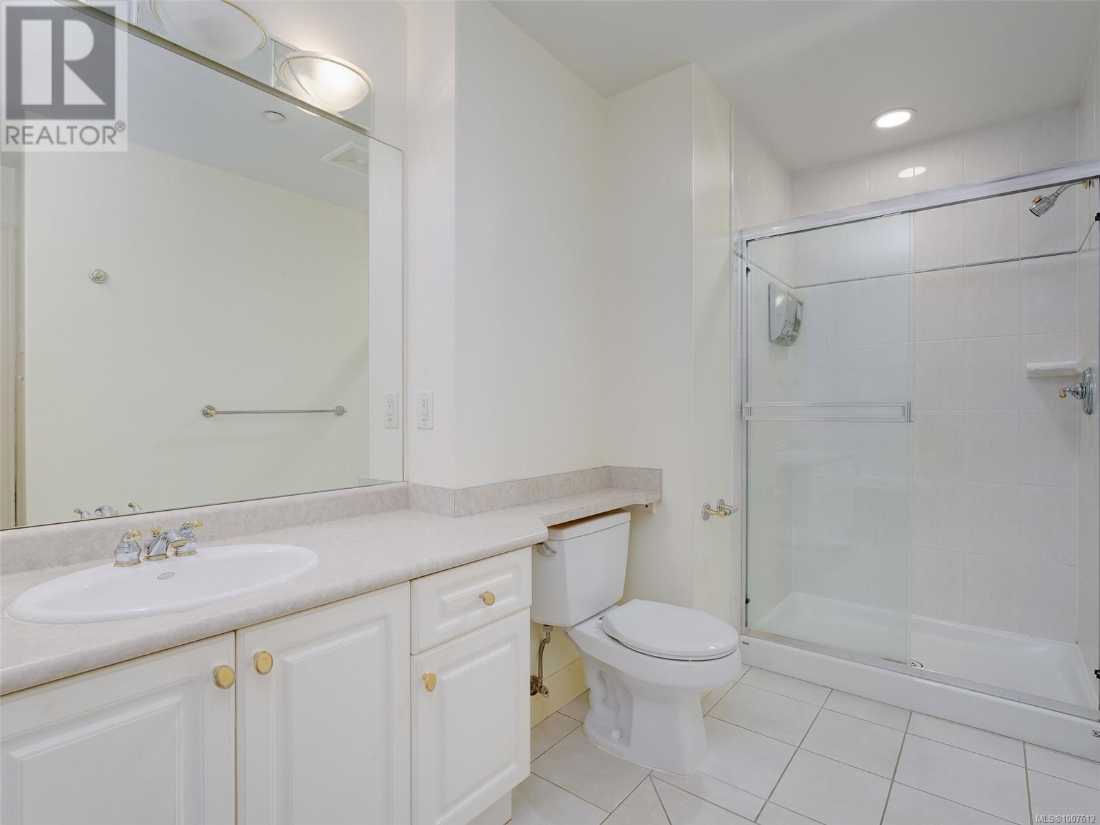 Photo 33 of 14 21 Dallas Rd, Victoria BC