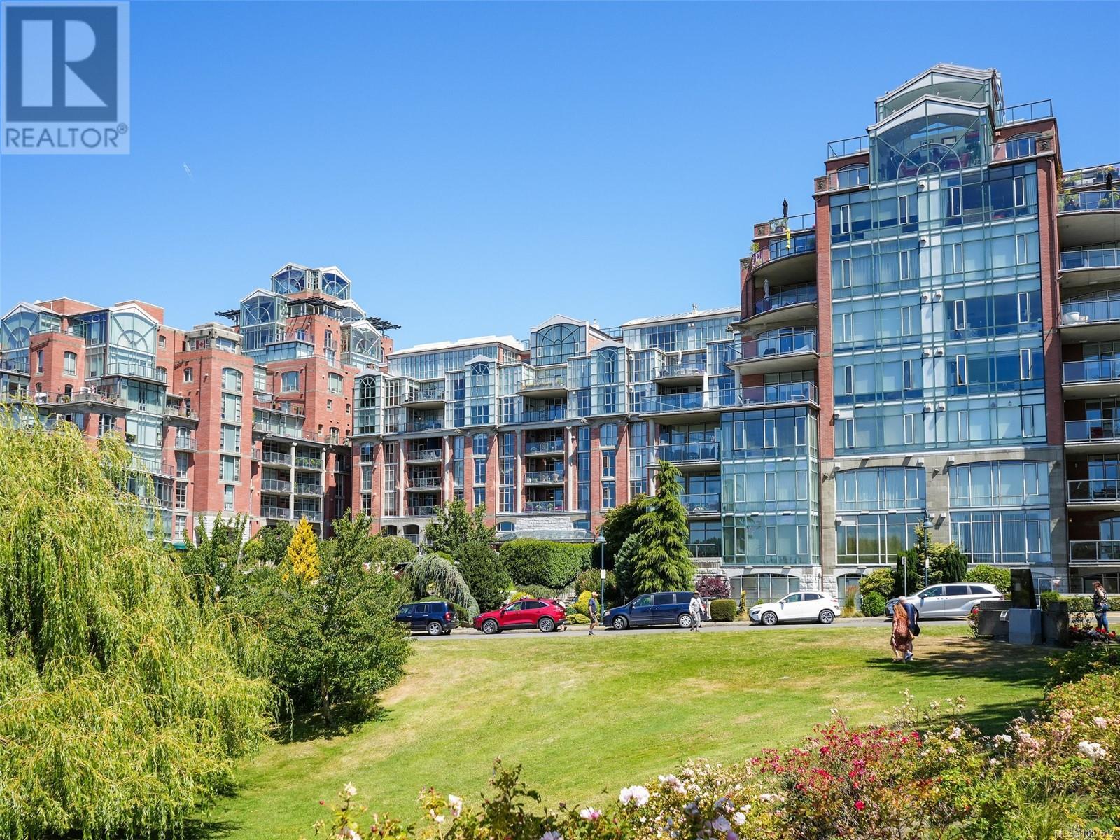 Photo 20 of 14 21 Dallas Rd, Victoria BC