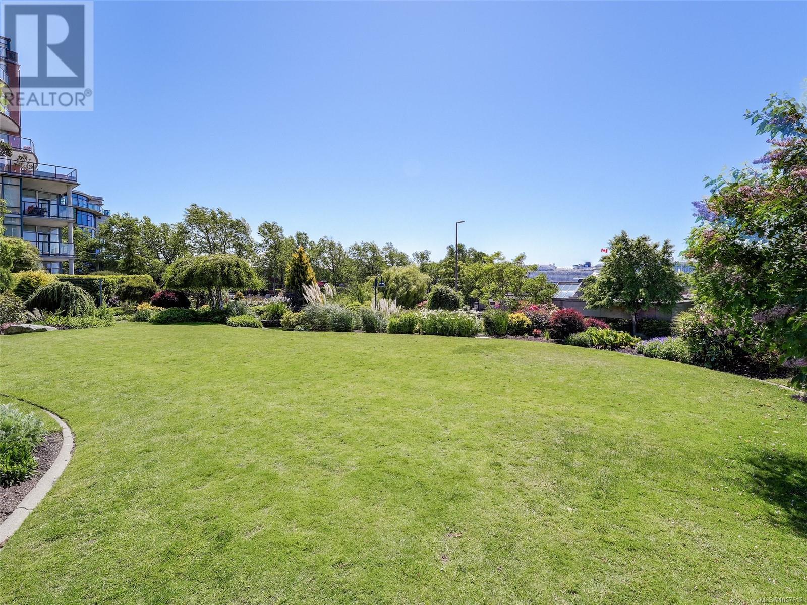 Photo 9 of 14 21 Dallas Rd, Victoria BC
