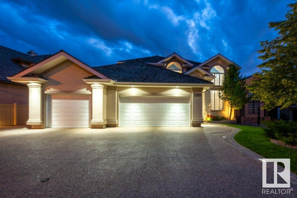 Photo 3 of 1320 119 A St Nw, Edmonton AB