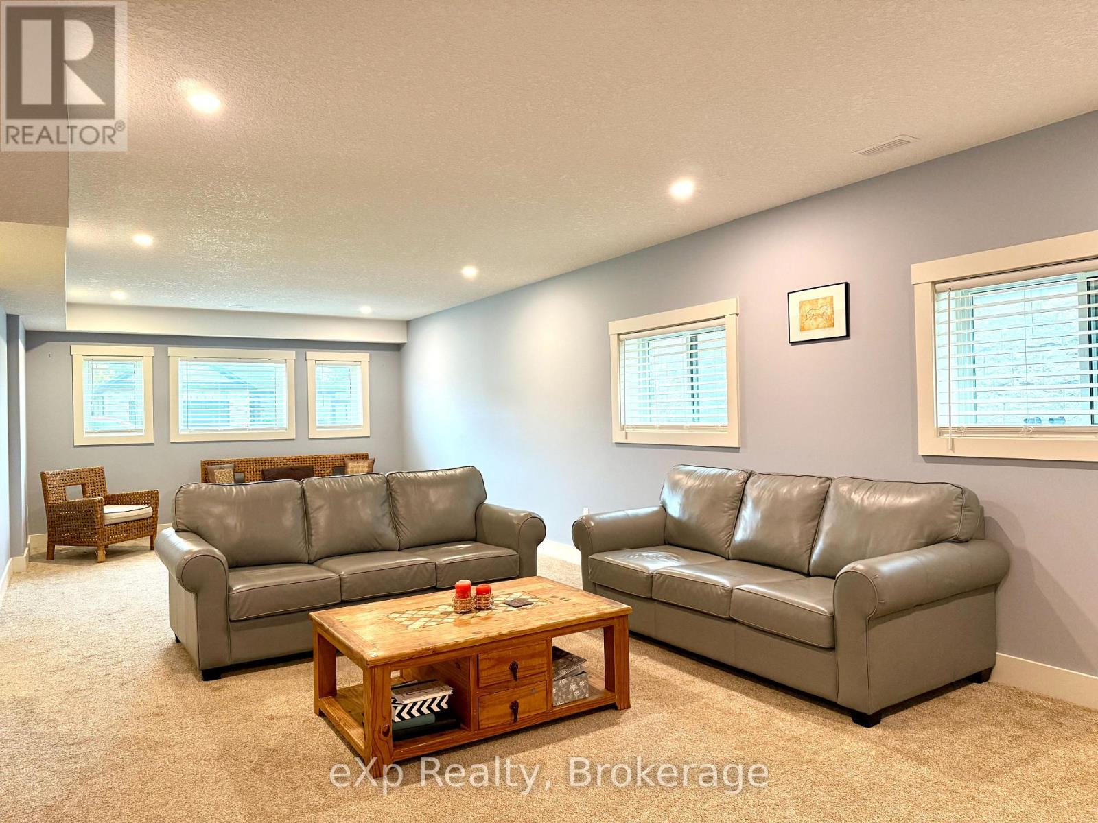 Photo 21 of 161 17th Ave A, Hanover ON