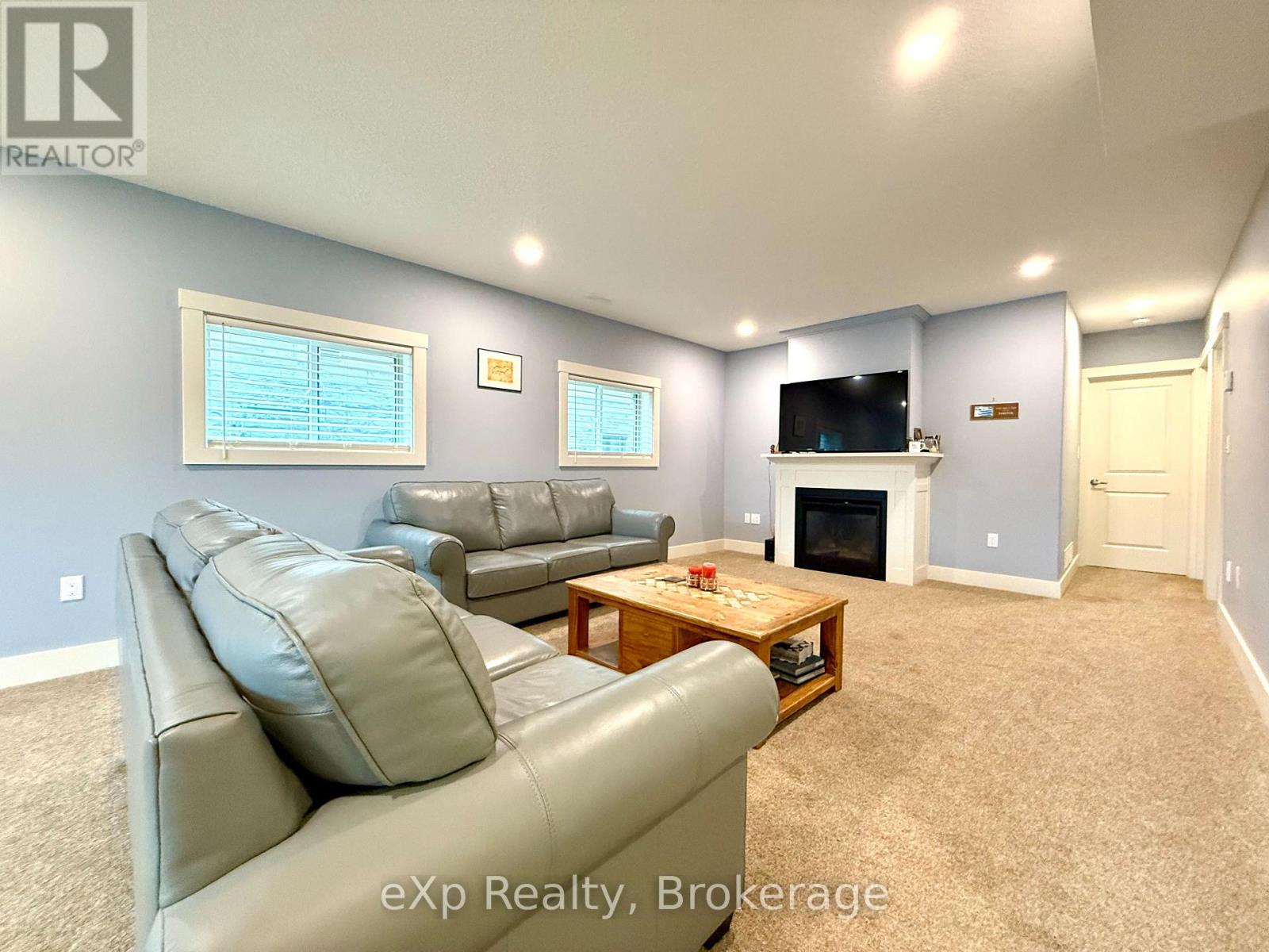 Photo 22 of 161 17th Ave A, Hanover ON