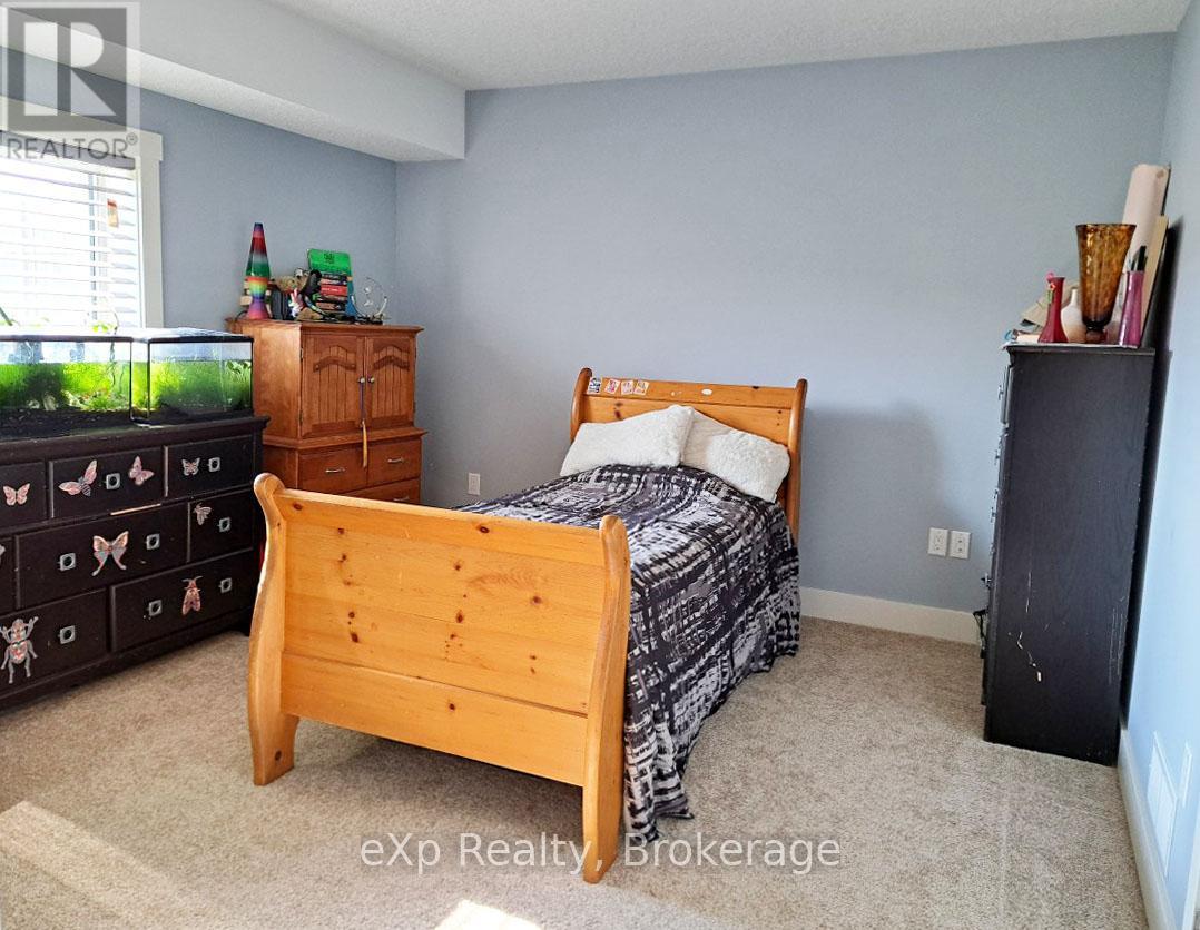 Photo 27 of 161 17th Ave A, Hanover ON