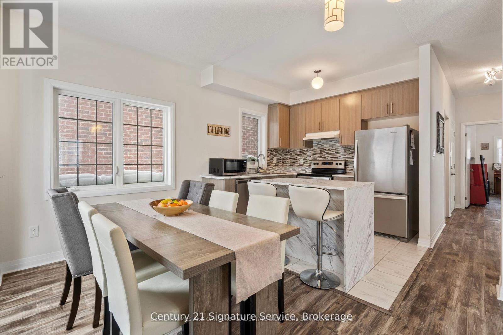 Photo 22 of 42 Bedford Estates Crescent, Barrie ON