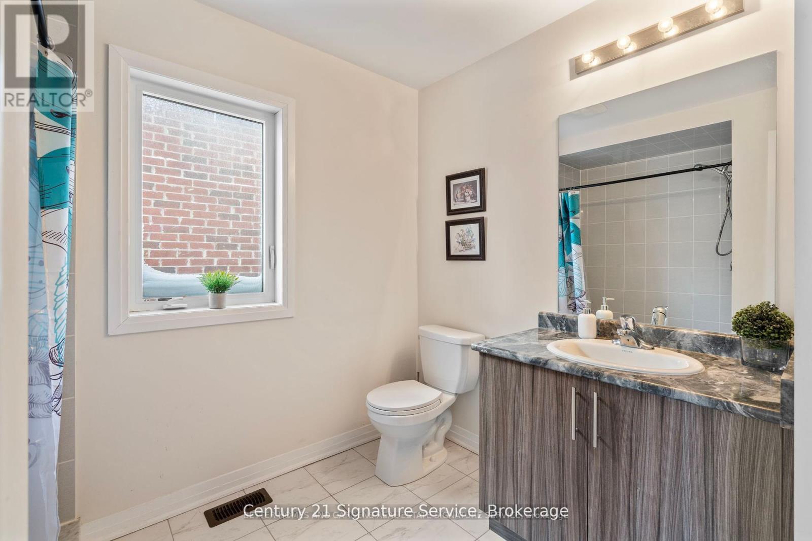 Photo 11 of 42 Bedford Estates Crescent, Barrie ON