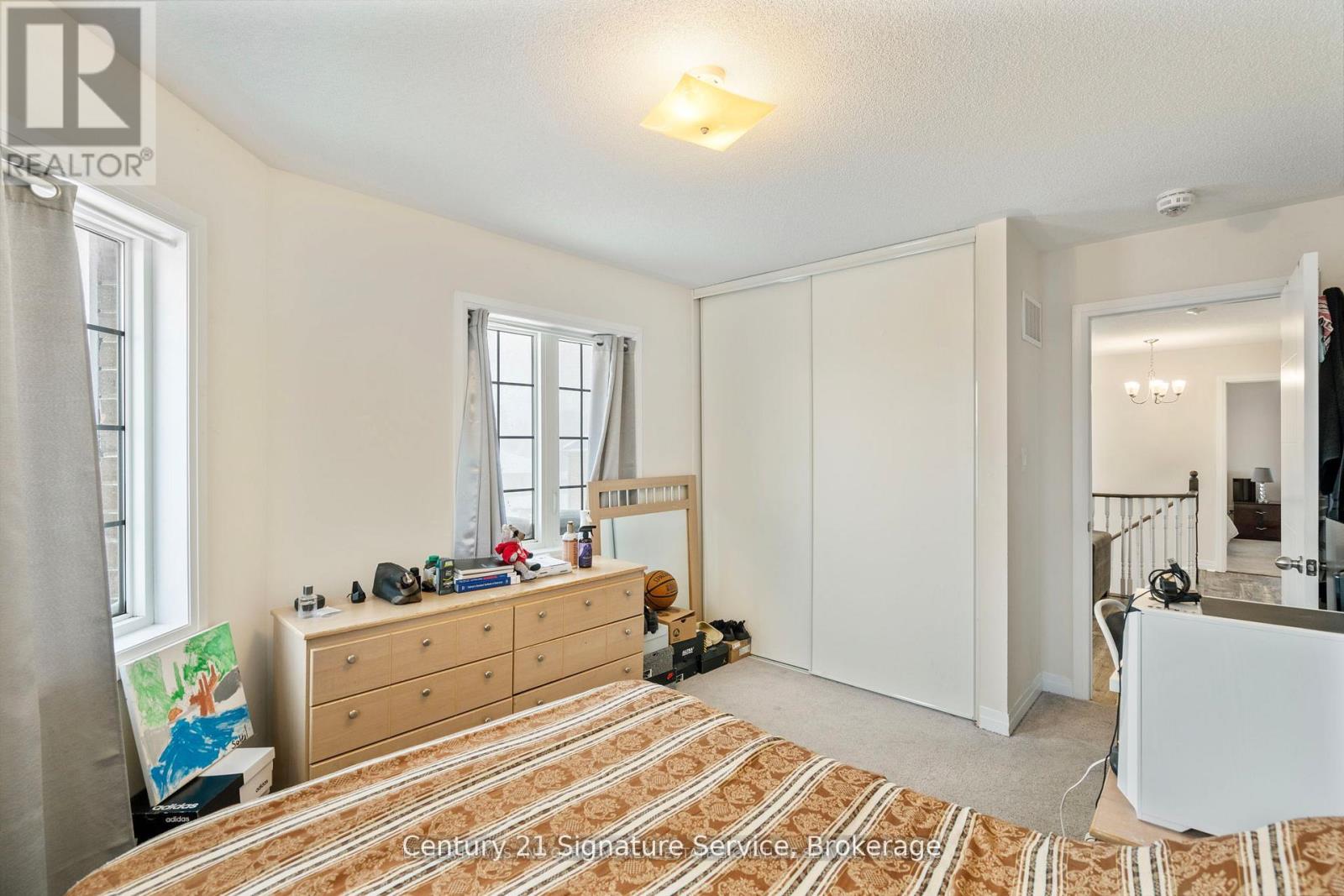 Photo 10 of 42 Bedford Estates Crescent, Barrie ON