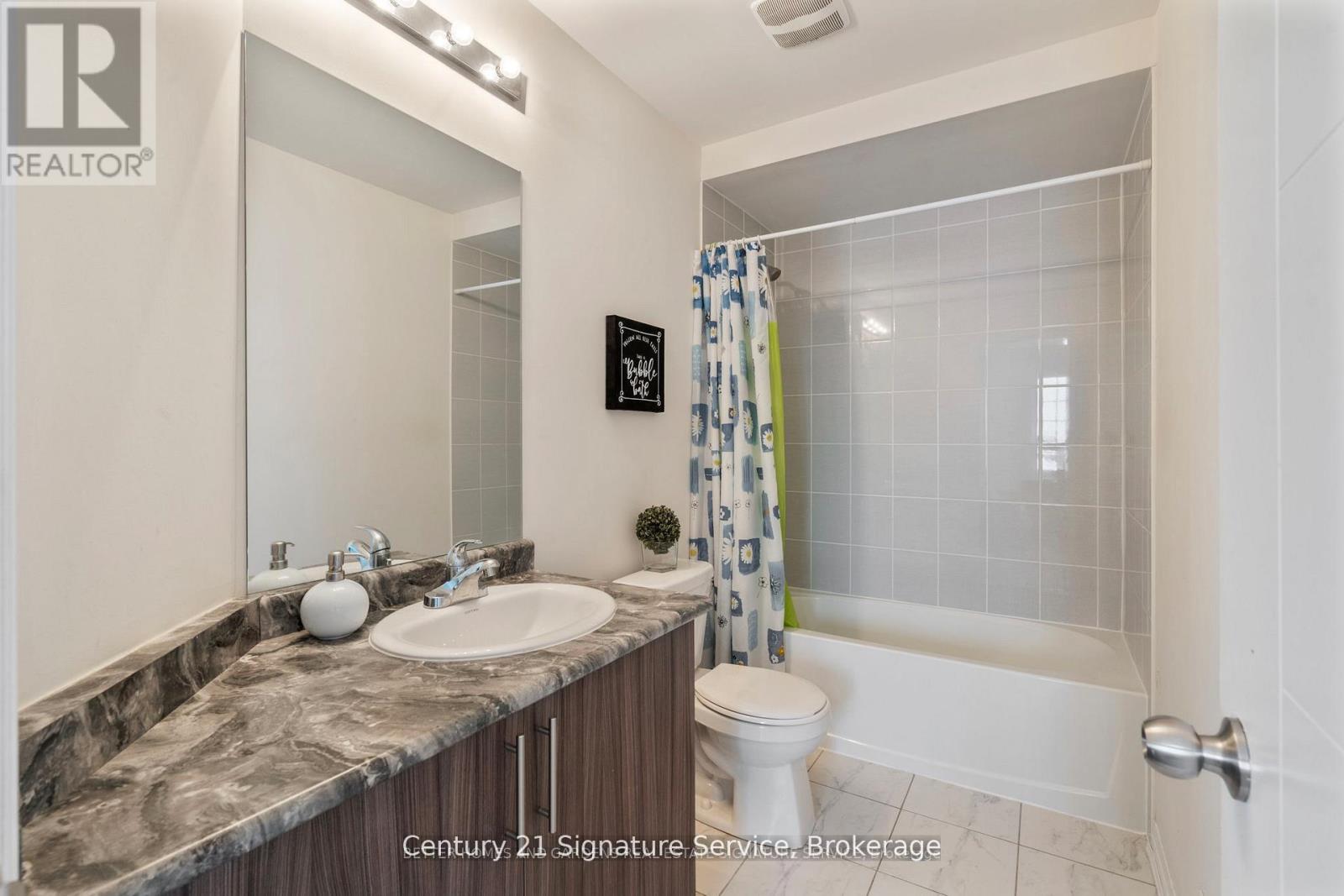 Photo 17 of 42 Bedford Estates Crescent, Barrie ON