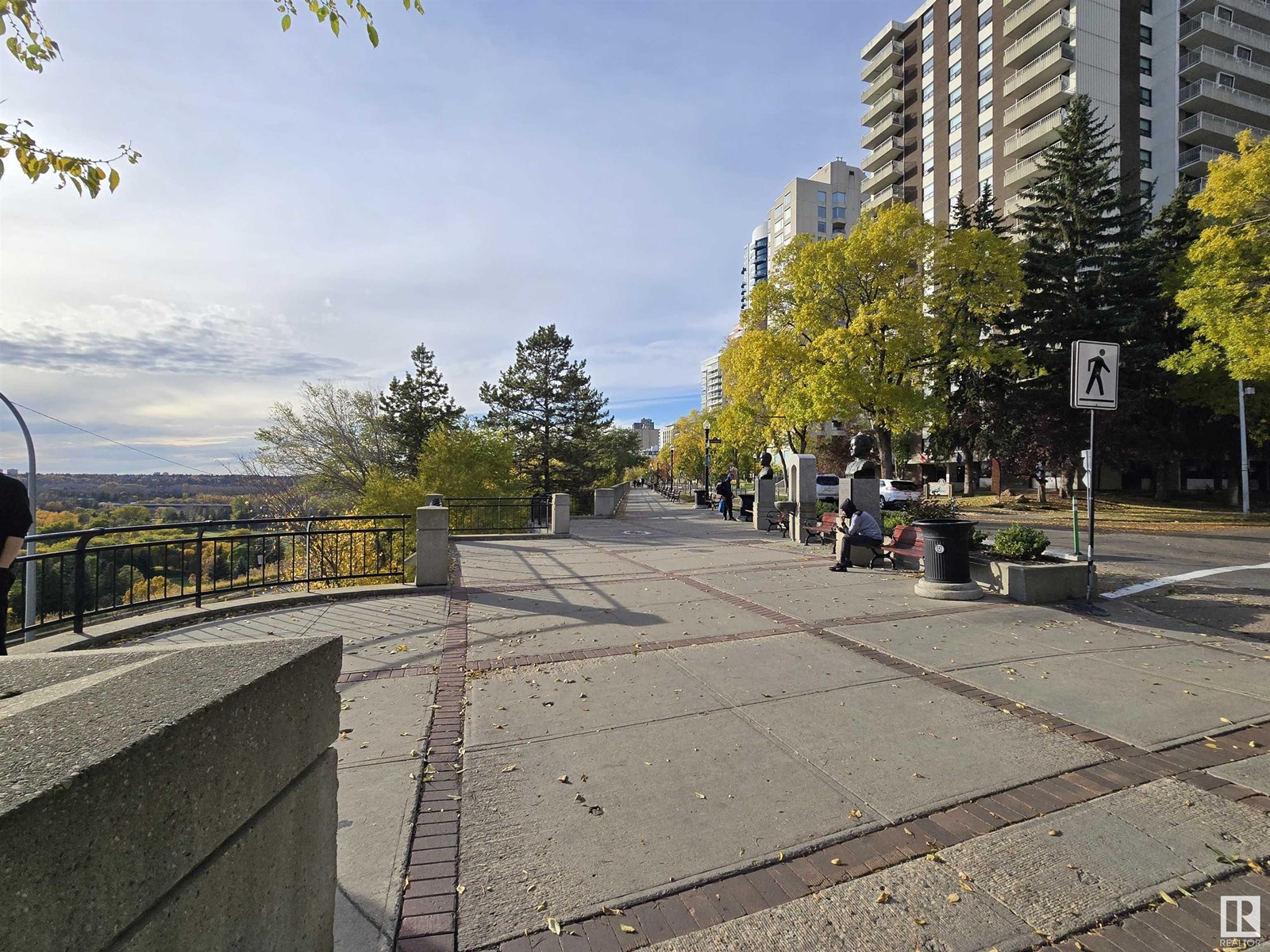 Photo 6 of 701 11710 100 Av Nw, Edmonton AB