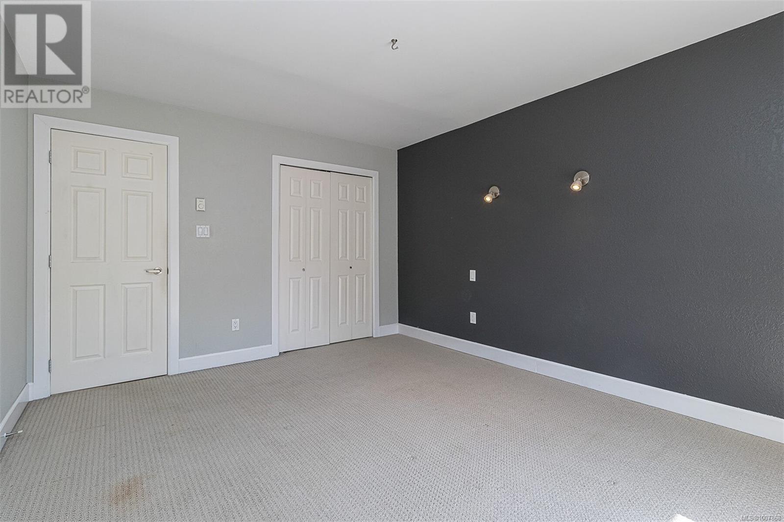 Photo 20 of 406 3252 Glasgow Ave, Saanich BC