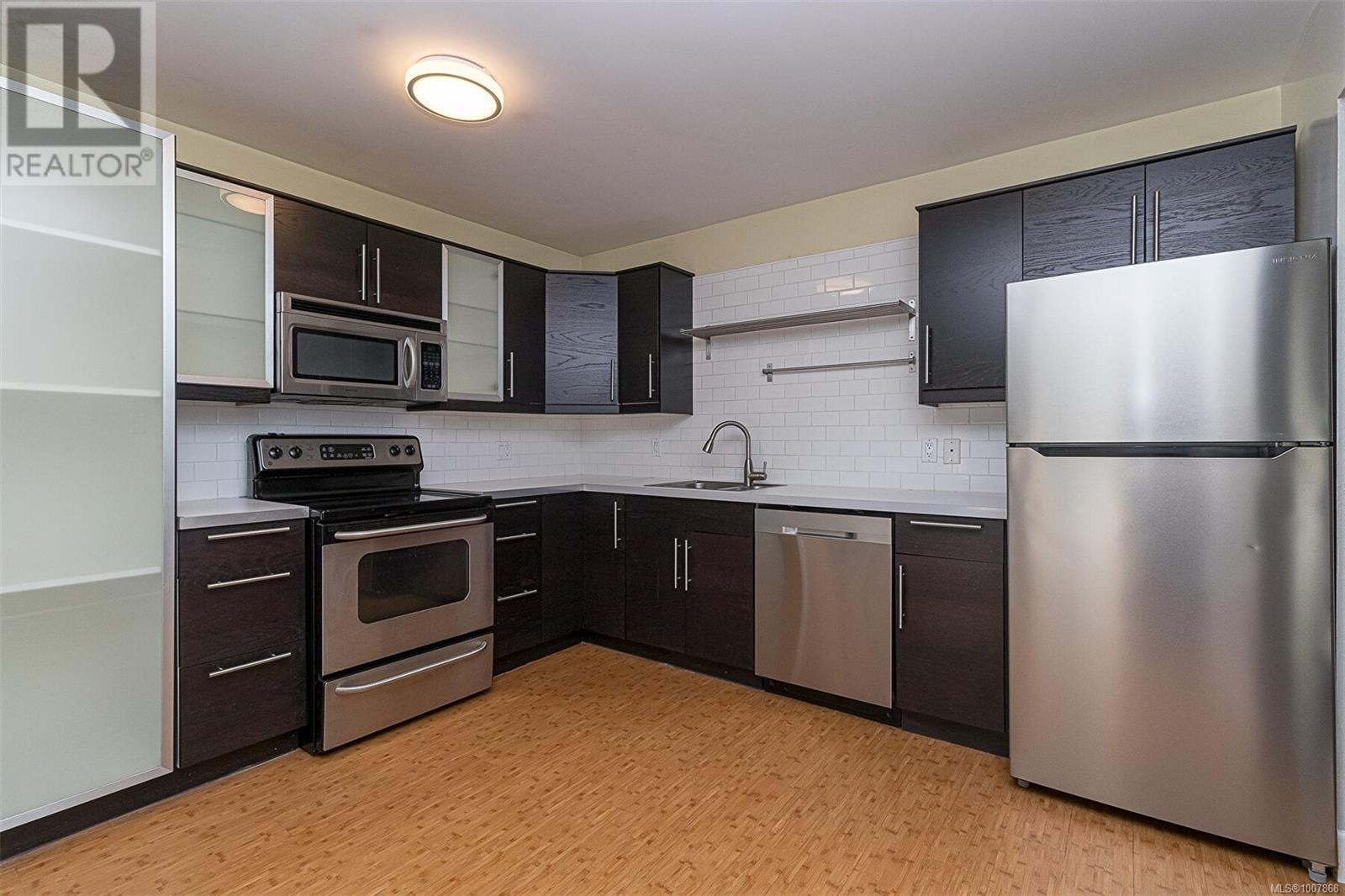 Photo 7 of 406 3252 Glasgow Ave, Saanich BC