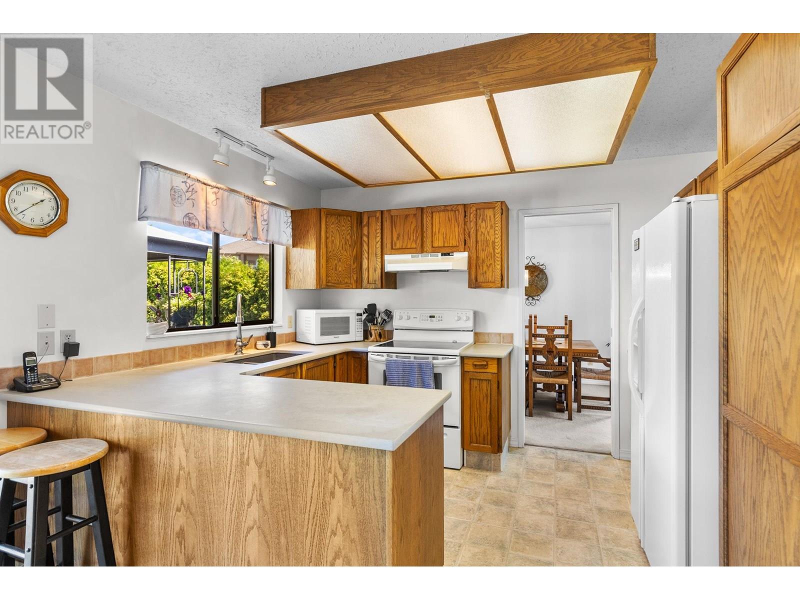  3202 Sunset Place, West Kelowna