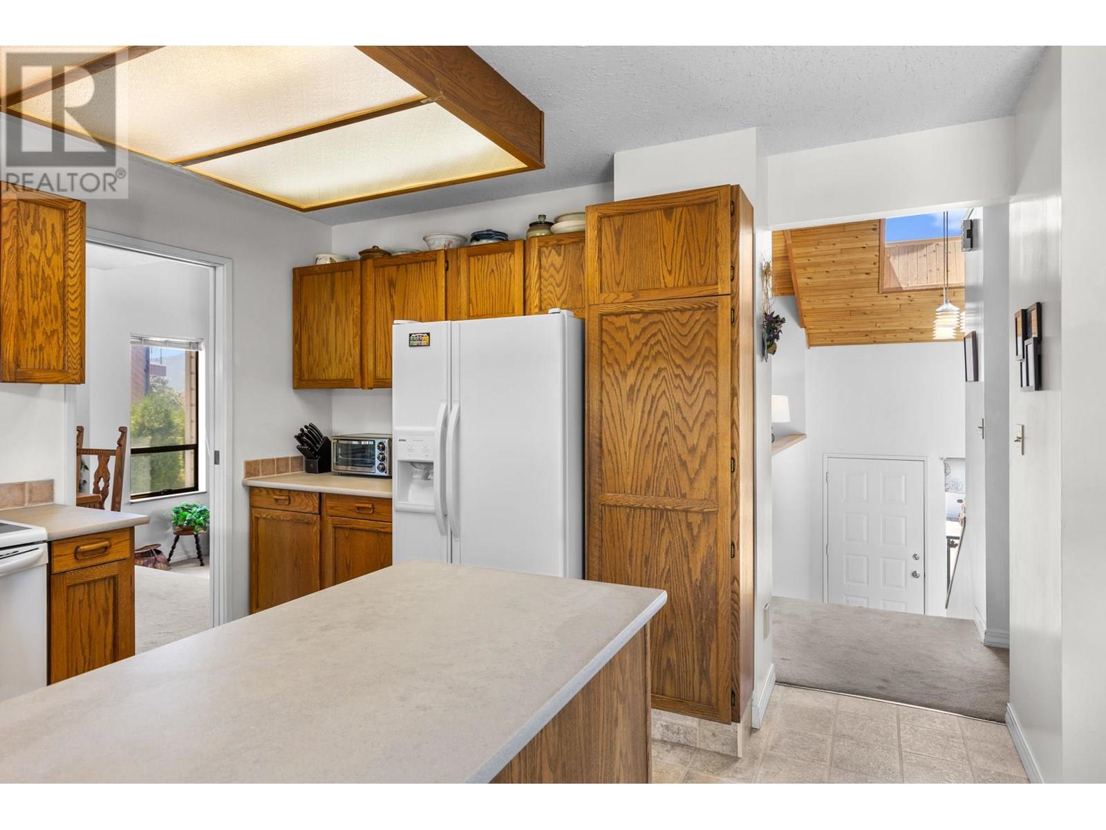  3202 Sunset Place, West Kelowna
