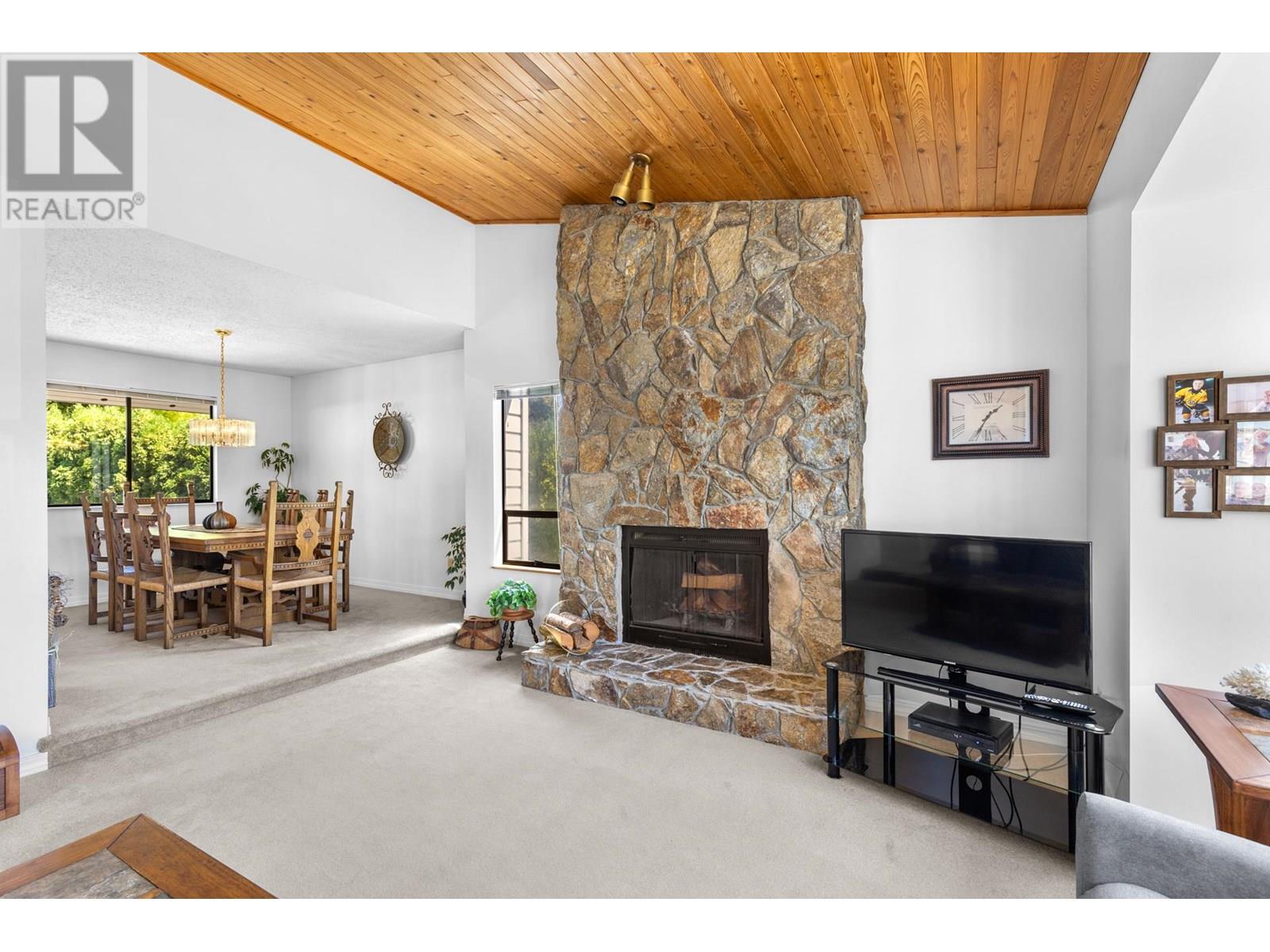  3202 Sunset Place, West Kelowna