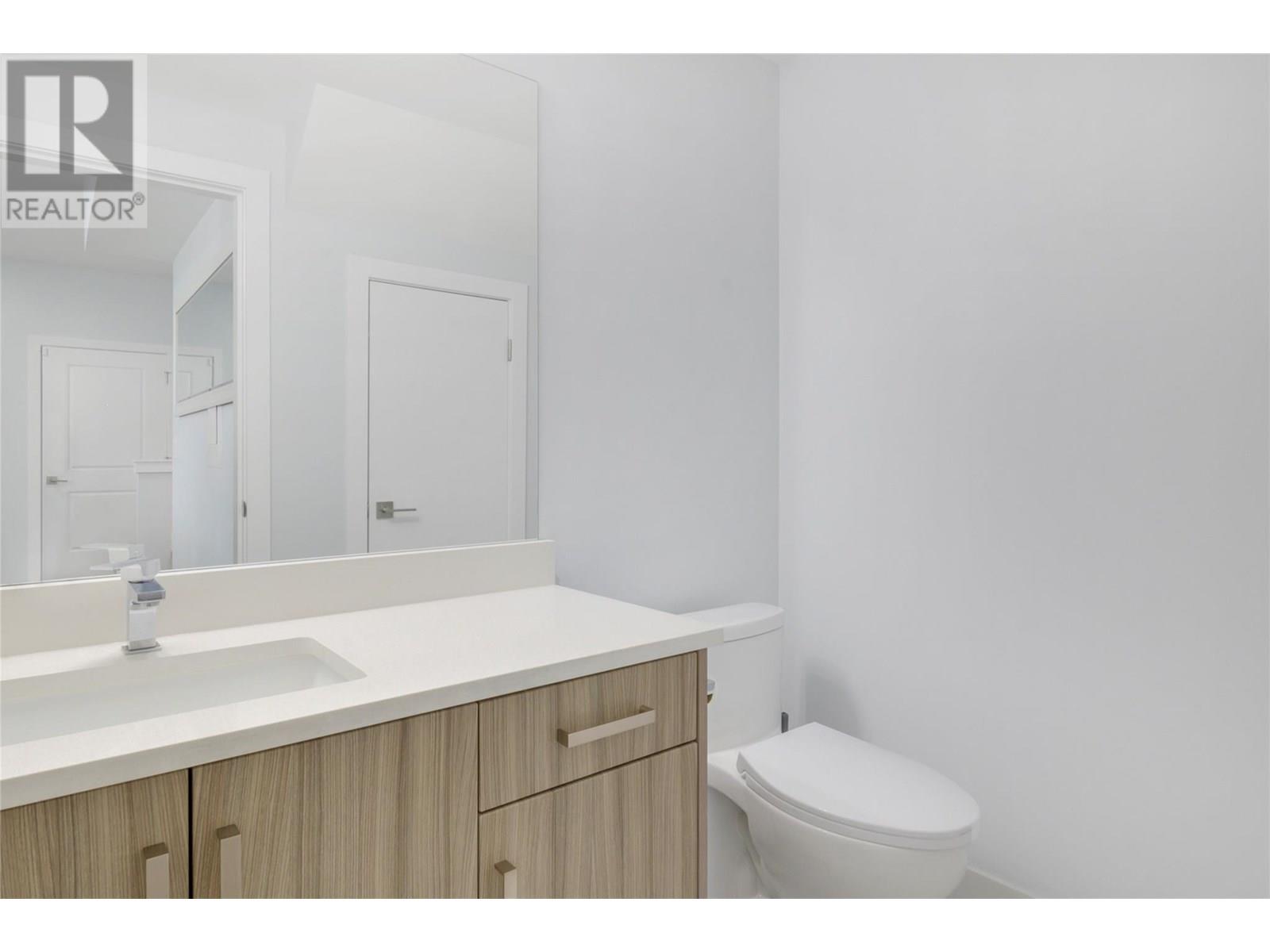 Photo 10 of 825 Cadder Avenue Unit 3, Kelowna BC