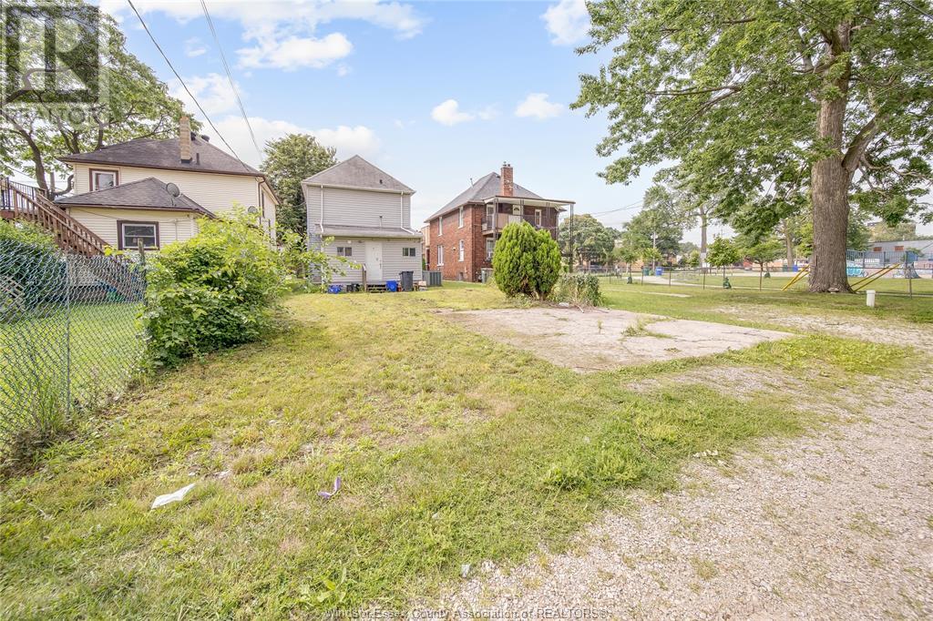 Photo 24 of 1920 University Avenue West, Windsor ON