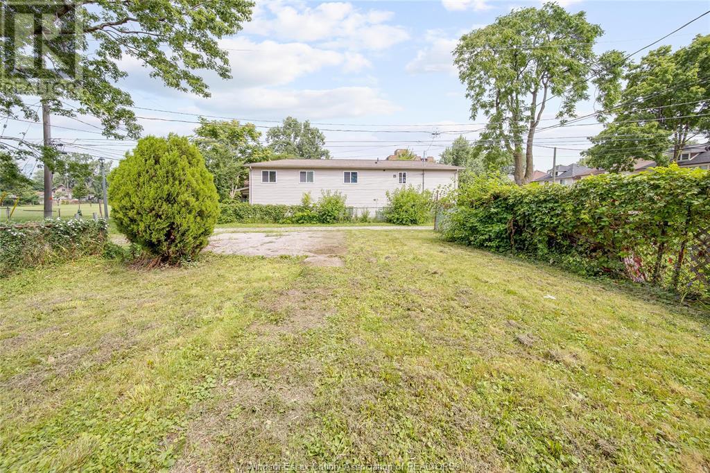 Photo 25 of 1920 University Avenue West, Windsor ON