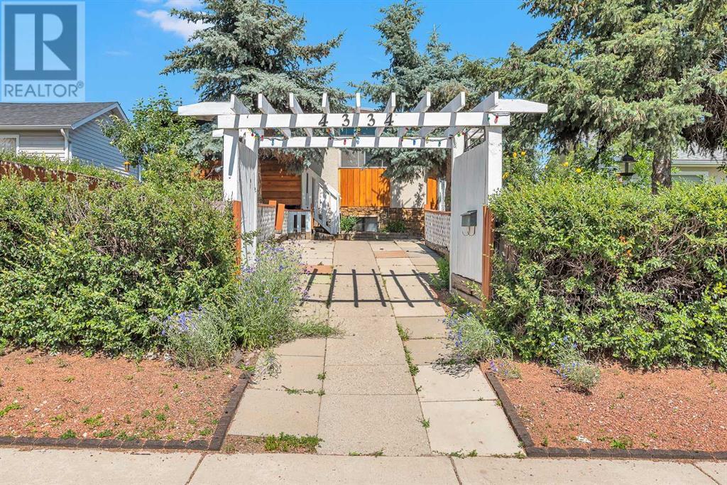 4334 70 Street NW, Calgary, Alberta